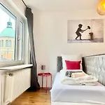 Banksy - Art & Fun Mit 2 Balkonen - 6 Betten *